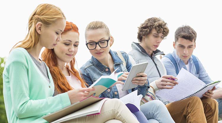 Students learning the best tips from highly successful entrepreneurs!